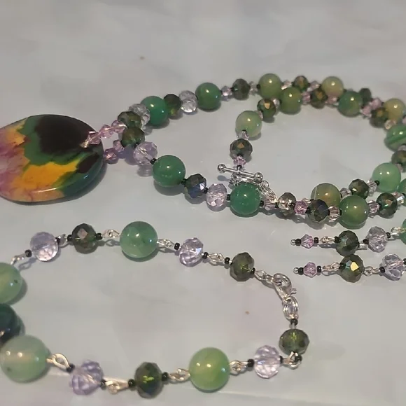 NWOT,Elegant Green Agate, AB Crystal  Purple Beaded Necklace Set - Picture 7 of 14